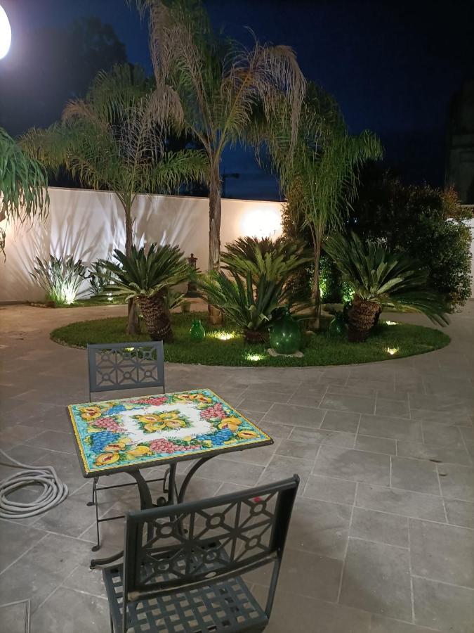 Bed and Breakfast Il Giardino Della Scuncerta Lecce Exterior foto